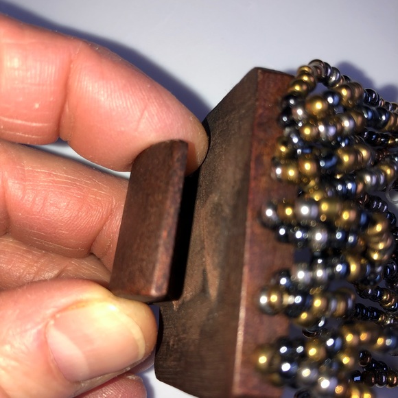Gorgeous multi-strand, black & copper beaded bracelet w/ wooden closure, NWOT - Picture 11 of 14